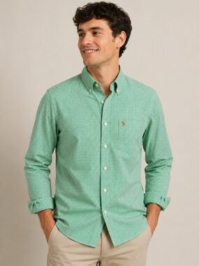 Men’s Small Abercrombie and Fitch green and white checkered button down shirt